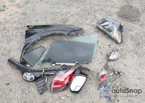 2017 Toyota Rav4 Le z USA, uszkodzony, nr VIN 2T3ZFREV1HW390953